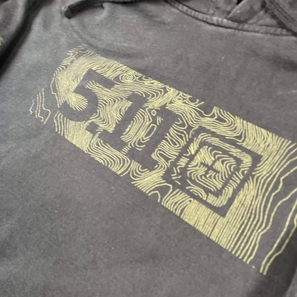 5.11‎ Tactical Hoodie Mens Size M Black Camo Logo Pullover Sweatshirt Sweater - Picture 2 of 8
